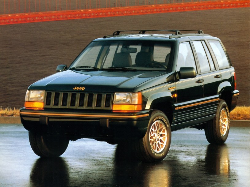 1. Generacja (ZJ) - jeden z pionierów luksusowej klasy SUV. /Jeep