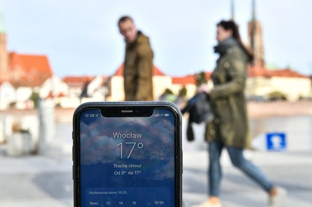 1 stycznia termometry we Wrocławiu pokazały 17 stopni. / 	Maciej Kulczyński    /PAP