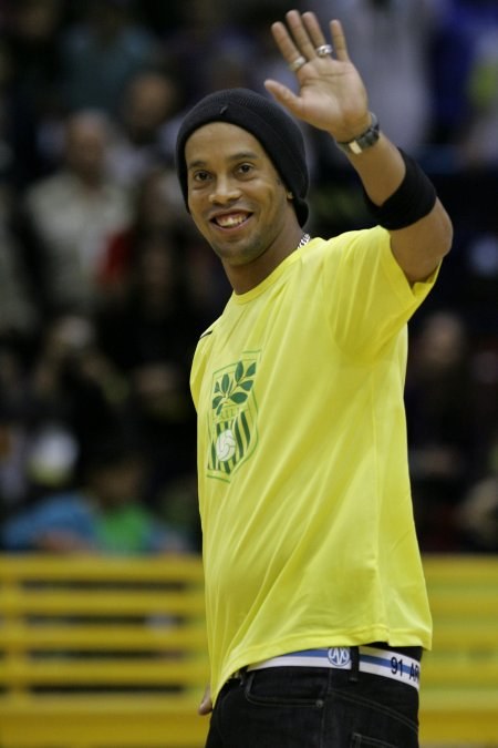 Как выглядит роналдиньо в 2025 Ronaldinho wspiera dzieci - Zdjęcia - Sport w INTERIA.PL