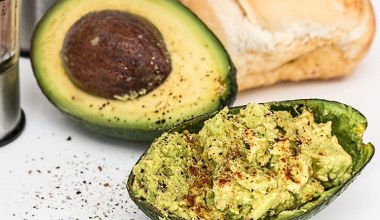 10-хвилинна паста з авокадо. Ситна порція енергії та вітамінів, можна їсти без хліба