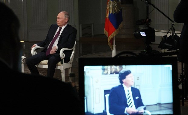 "10 kłamstw Putina". Oświadczenie MSZ po wywiadzie dla Carlsona