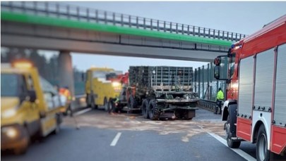 10-latka i jej ojciec nie żyją. Kamper zderzył się z wojskowym pojazdem