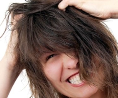 10 naturalnych sposobów na przetłuszczające się włosy