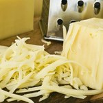 10 prostych pomysłów na dania z żółtym serem