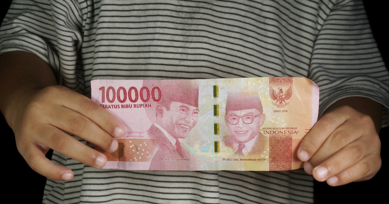 100 tys. rupii indonezyjskich. W przeliczeniu na Złoty olski jest to zaledwie około 27 zł /123RF/PICSEL