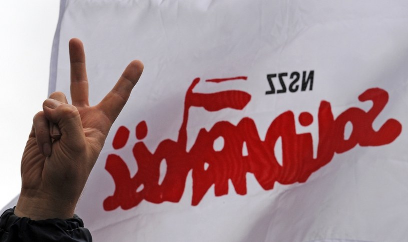 100 tys. zł zadośćuczynienia dla działacza Solidarności za internowanie /AFP