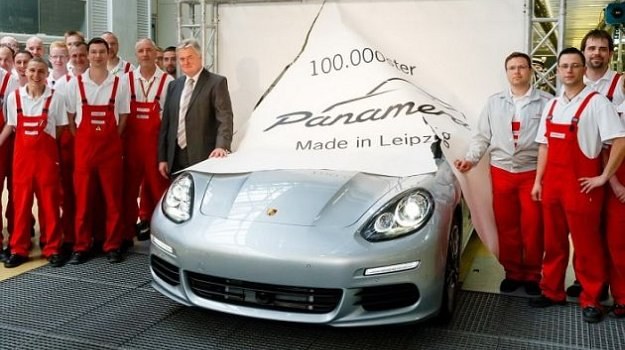 100-tysięczny egzemplarz Panamery w fabryce w Lipsku. /Porsche