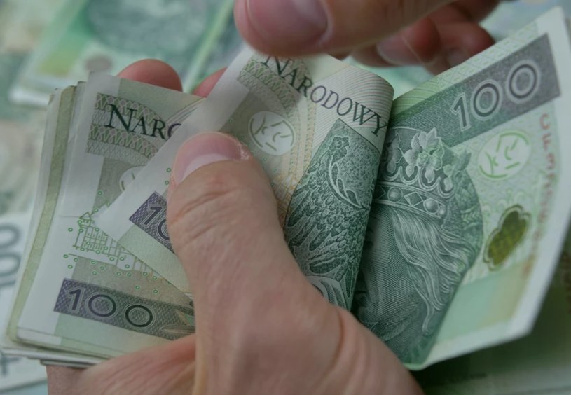 1000 zł bez względu na dochód. Wypłata od 1 listopada 