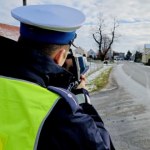 kontrola prędkości 102 km/h w terenie zabudowanym. 80-latek stracił prawo jazdy na 3 miesiące