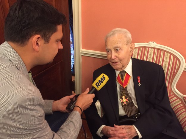 104-letni Władysław Zachariasiewicz w rozmowie z naszym korespondentem Pawłem Żuchowskim /Paweł Żuchowski /RMF FM