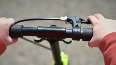 11-latek pędził na hulajnodze drogą krajową. Takiego finału nie przewidział