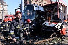 11 rannych w zderzeniu tramwaju i autokaru. Poważny wypadek w centrum Gdańska
