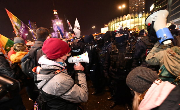 11 zatrzymanych po proteście Strajku Kobiet w Warszawie