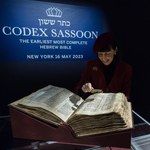 1100-letnia Biblia hebrajska sprzedana za 30 mln funtów na aukcji. Trafi do Izraela
