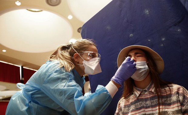 116 osób nie żyje. Ponad 6,5 tys. zakażonych koronawirusem [NOWE DANE]