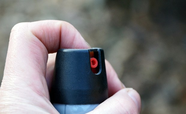 12-latek bawił się gazem pieprzowym. Skończyło się ewakuacją szkoły