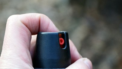 12-latek bawił się gazem pieprzowym. Skończyło się ewakuacją szkoły