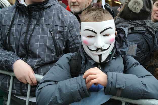 12-latek hakował dla Anonimowych w zamian za... gry wideo /INTERIA.PL