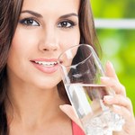 12 niespodziewanych korzyści picia ciepłej wody
