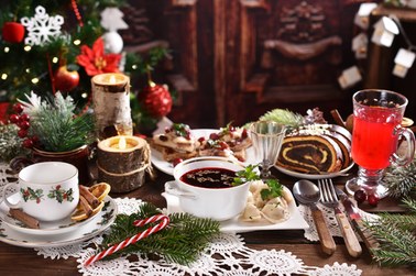 12 potraw wigilijnych. Co powinno trafić na świąteczny stół? [LISTA]
