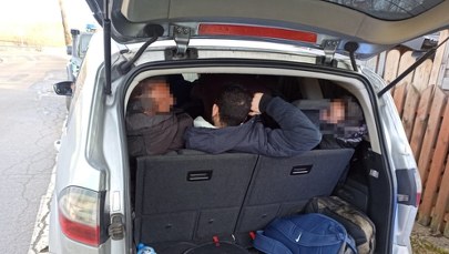 12 Turków w aucie osobowym próbowało przekroczyć polską granicę 