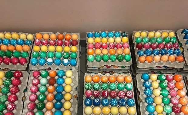 12 tysięcy pisanek powstaje w Hospicjum Cordis w Katowicach