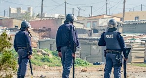 12 uzbrojonych ludzi weszło do tawerny i zaczęło strzelać. 10 osób nie żyje