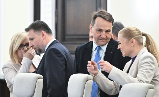 120-osobowy rząd. Polska znów jest w czołówce