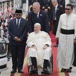 13 godzin lotu. Papież Franciszek zaczyna podróż do Azji i Oceanii