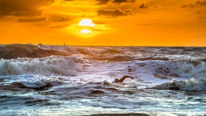 ​13-latek uratował rodzinę. Płynął godzinami przez wzburzone morze