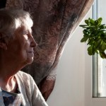 13-latka pomogła zmarzniętej seniorce. Policja dziękuję małej bohaterce