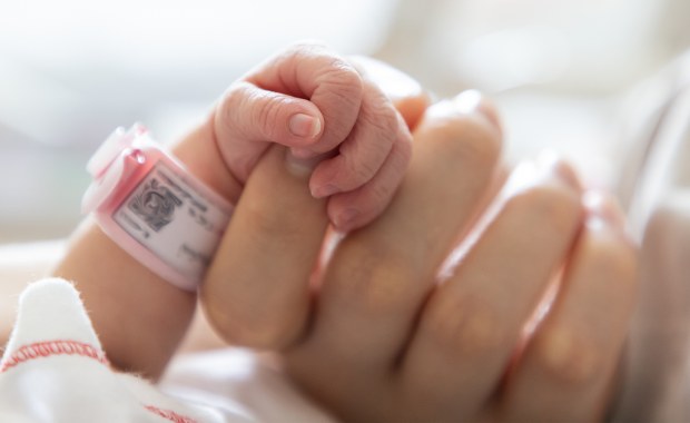 13-latka urodziła dziecko w Głogowie. Sprawą zajmuje się prokuratura