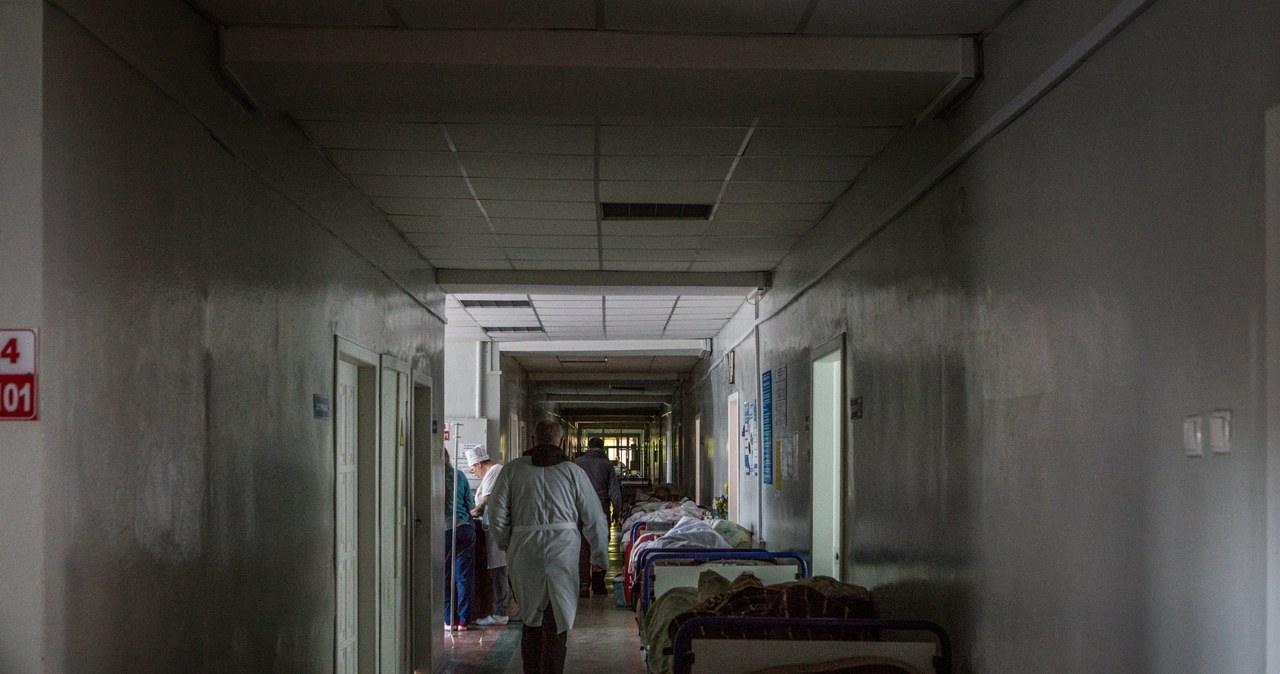 13 marca 2022, szpital w ostrzeliwanym przez rosyjskie wojska Charkowie na północy Ukrainy /Andrea Carrubba/Anadolu Agency via Getty Images /Getty Images