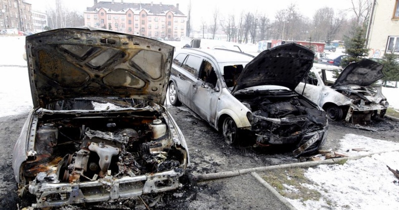 13 spalonych aut w Rudzie Śląskiej