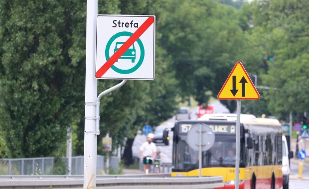 130 tysięcy aut nie pojeździ po Warszawie. Zostało niewiele czasu