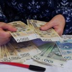 14. emerytura 2026. Kto dostanie pełną kwotę, a komu ZUS zmniejszy świadczenie?