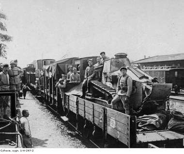 14 kwietnia 1919 r. "Błękitna armia" generała Józefa Hallera wyrusza do Polski