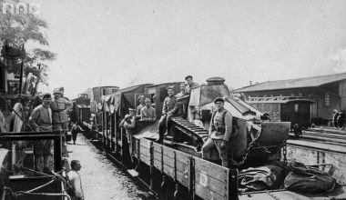 14 kwietnia 1919 r. "Błękitna armia" generała Józefa Hallera wyrusza do Polski