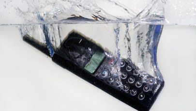 14-latka zginęła w wannie, bo odebrała telefon