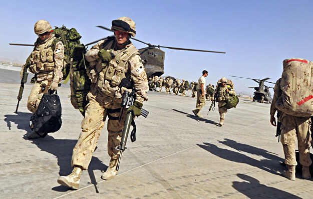 14 maja 2010 r.: Amerykańscy żołnierze wyruszają na akcję z bazy w Kandaharze /AFP