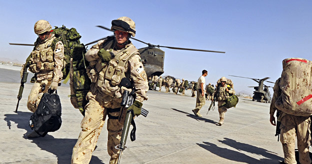 14 maja 2010 r.: Amerykańscy żołnierze wyruszają na akcję z bazy w Kandaharze /AFP