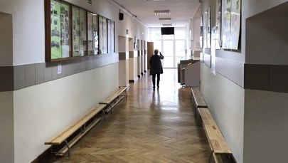 15-latek rozpylił gaz pieprzowy w szkole. Ewakuowano prawie 200 osób