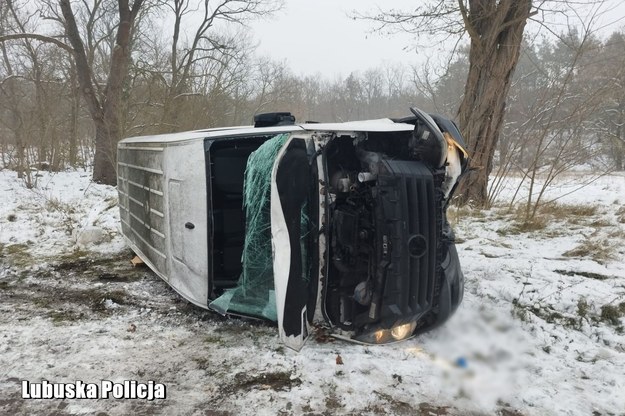 15-latek uciekał przed policją skradzionym busem /KPP Krosno Odrzańskie /