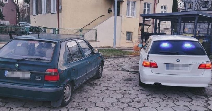 15-latka mógł zaskoczyć dość nietypowy radiowóz gdańskich policjantów. /Komenda  Miejska Policji w Gdańsku /Policja