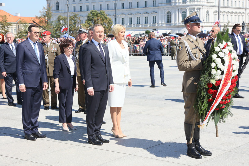 15 sierpnia pierwsza dama wraz z mężem uczestniczyła w uroczystej zmianie posterunku honorowego przed Grobem Nieznanego Żołnierza /Wojciech Olkusnik/East News /East News