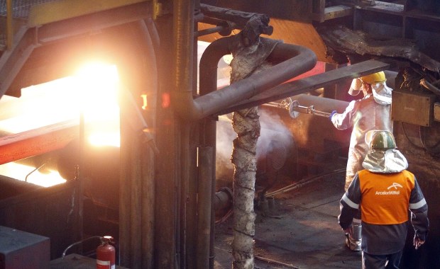 1500 osób ma odejść z Huty Częstochowa. To co drugi pracownik