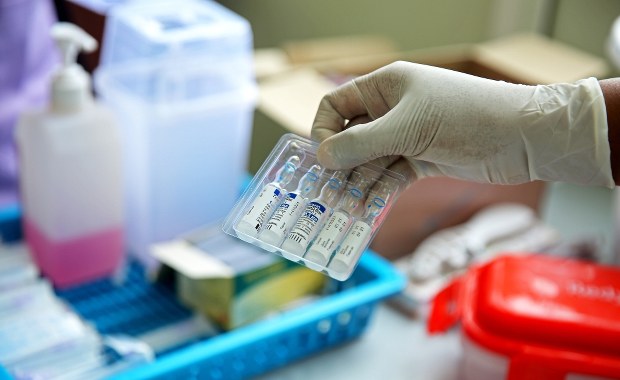 16 chorych zmarło, 104 kolejne osoby zakaziły się koronawirusem. Nowe dane resortu zdrowia