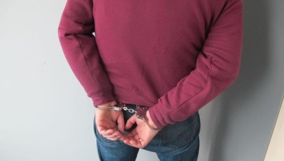 16-latek miał naubliżać dziewczynce. Jej ojciec brutalnie go pobił