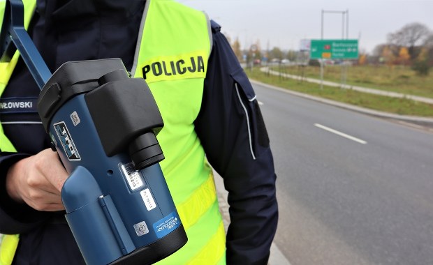 16-latek najechał na policjanta i uciekł. Sam zgłosił się na komendę