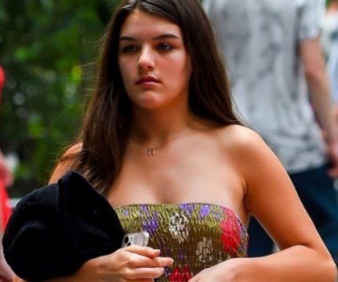 16-letnia córka Toma Cruise'a zaczyna aktorską karierę u boku... mamy